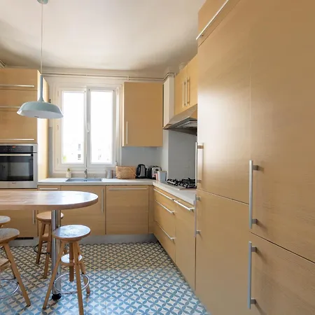 Veeve - Colourful Chords Apartment