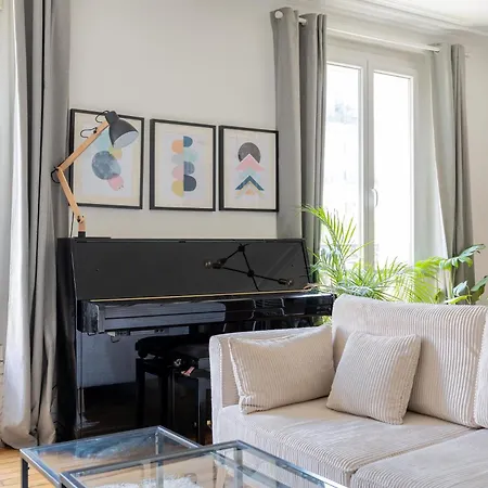 Veeve - Colourful Chords Apartment Paris