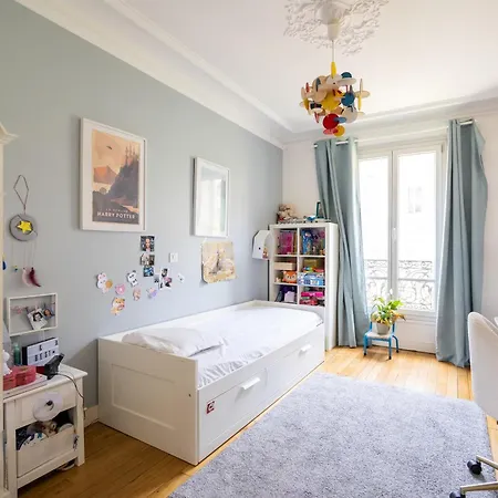 Veeve - Colourful Chords Apartment Paris