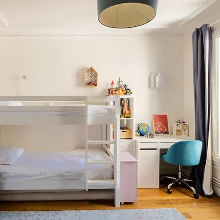 Veeve - Colourful Chords Apartment *