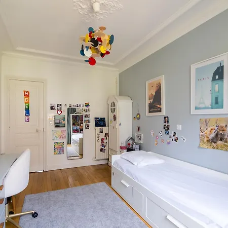 Veeve - Colourful Chords Apartment Paris